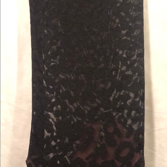 Victoria’s Secret knockout legging - Picture 3 of 3